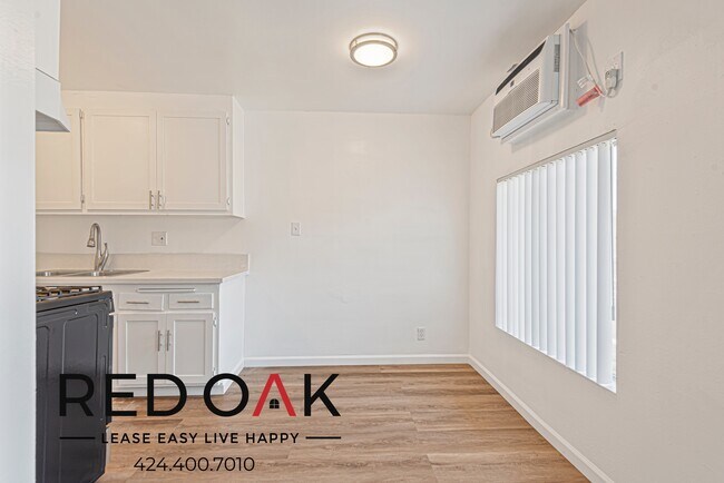 Photo - Delightful One Bedroom with Spacious Rooms... Unit 69