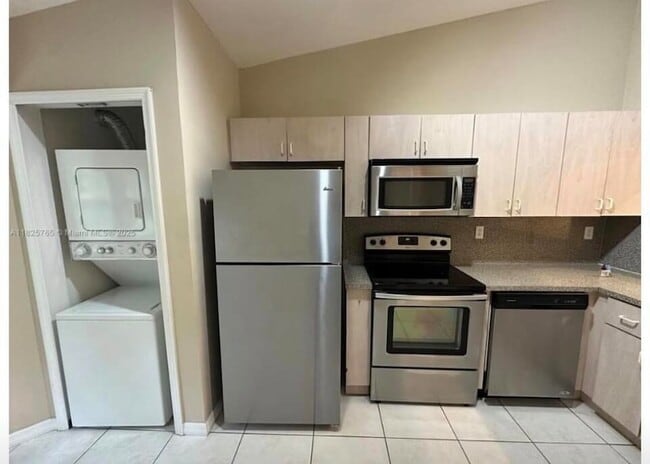 Photo - 1250 SE 26th St Unidad 204