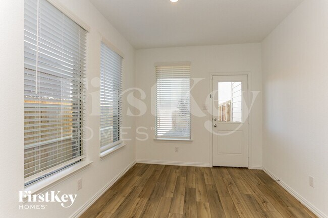 Photo - 10045 Elkhorn Dr