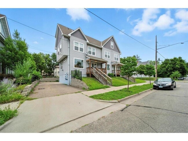Building Photo - 600 W 32nd St Rental