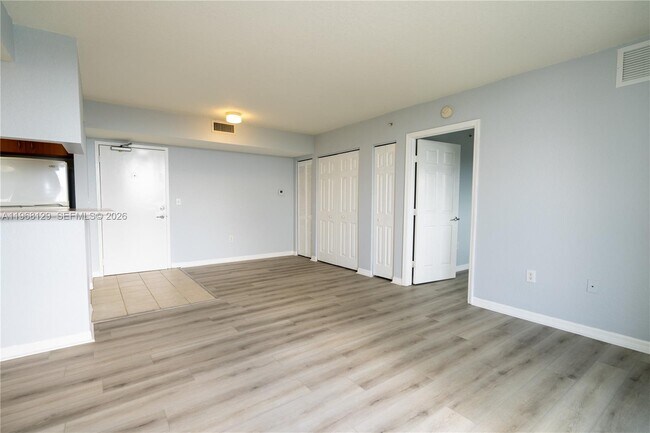 Photo - 816 NW 11th St Unidad 1006