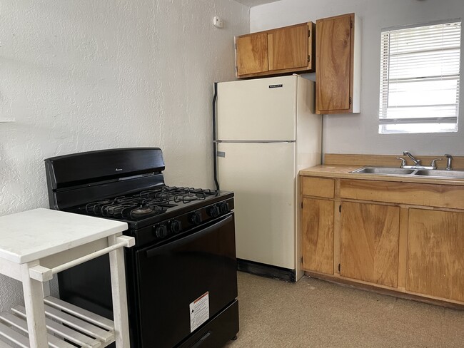 Photo - 1005 Harris St NW
