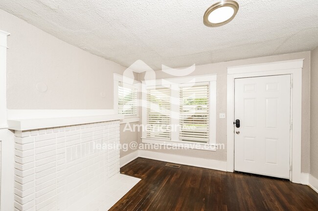 Photo - 1746 Center St S