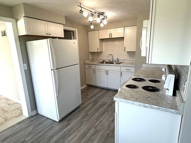 Photo - 417 Gano Ave