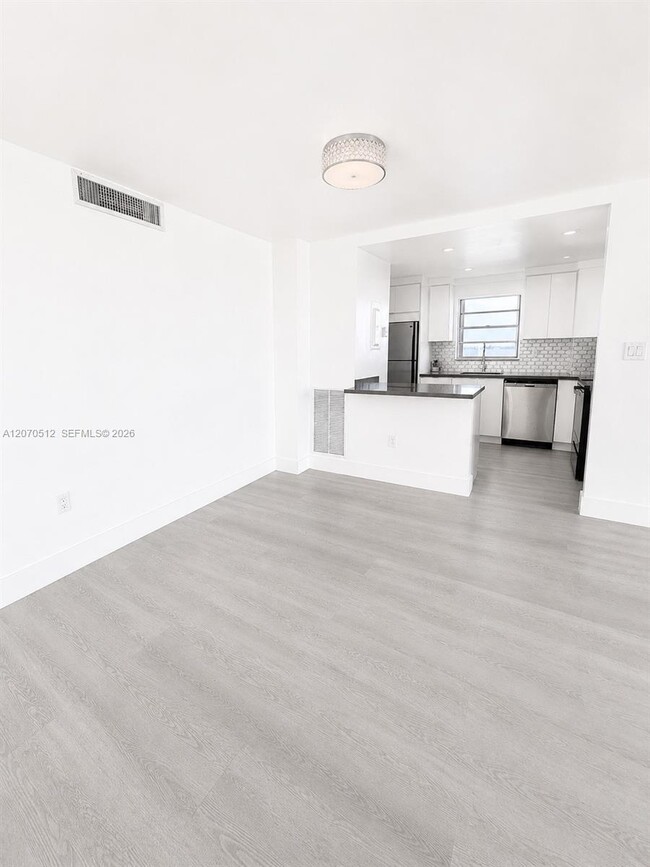 Photo - 1865 79th Street Causeway Unidad 12I