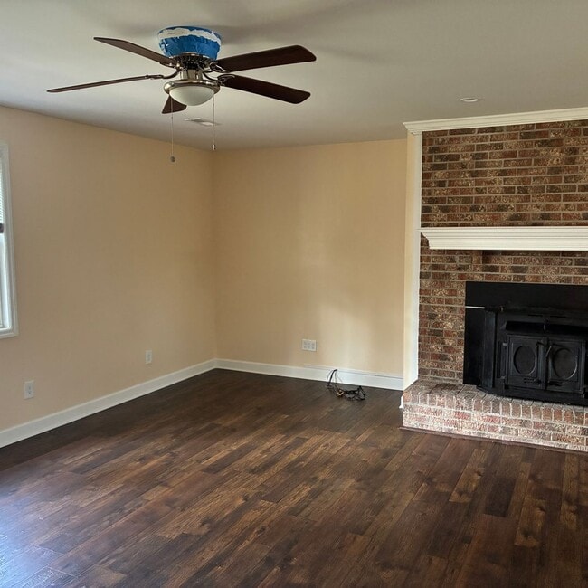 Photo - 4 Bedroom 3 Bath Home in Winnabow, NC