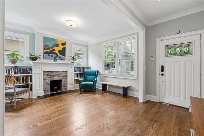 Photo - 355 6th St NE