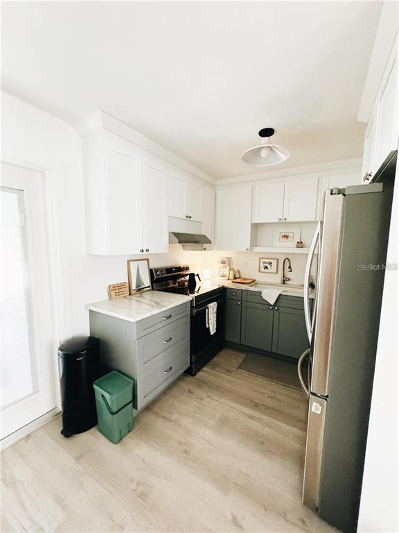 Photo - 212 Bunkerhill Ln