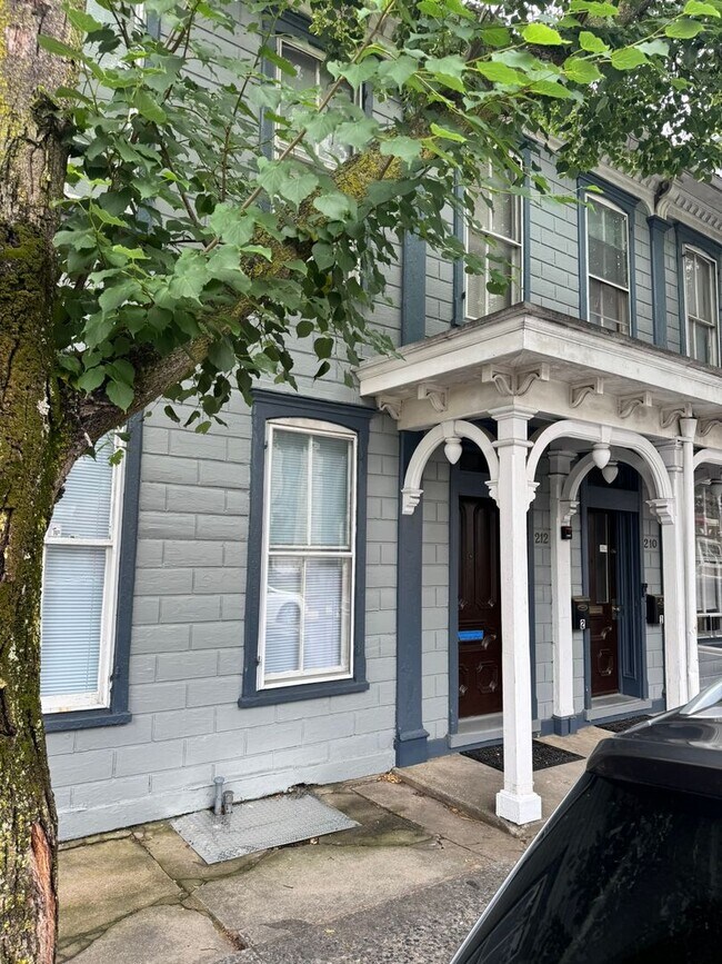 Photo - 210-212 N Potomac St Unidad 212