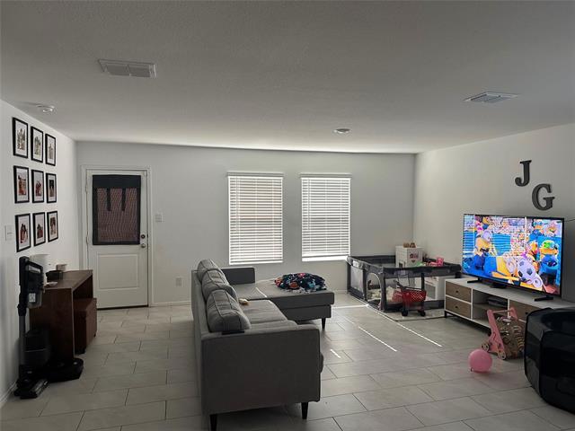 Building Photo - 2928 Dora Dr