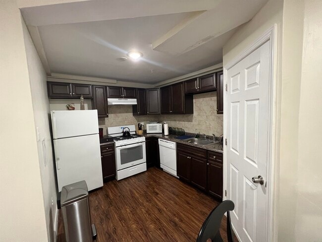 Photo - 5700 Broadway Unit GROUND FLOOR