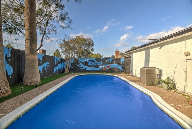 Photo - 7310 Corta Calle Dr