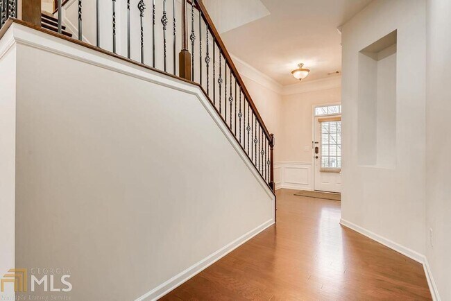 Photo - 2456 Norwood Dr SE