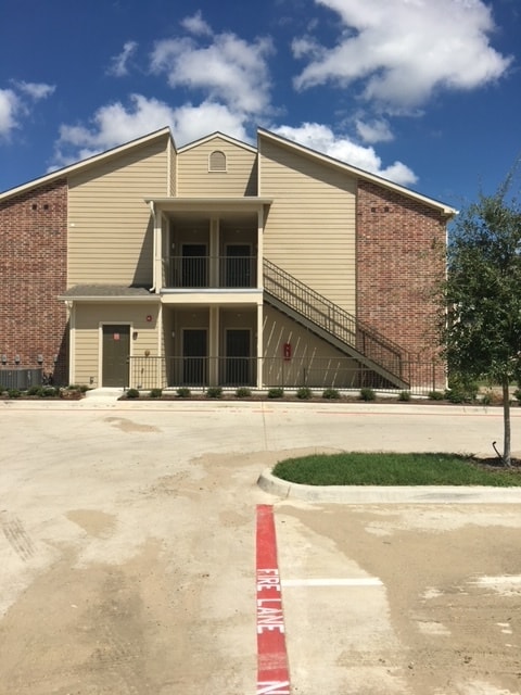 The Oaks Apartments - The Oaks Apartments