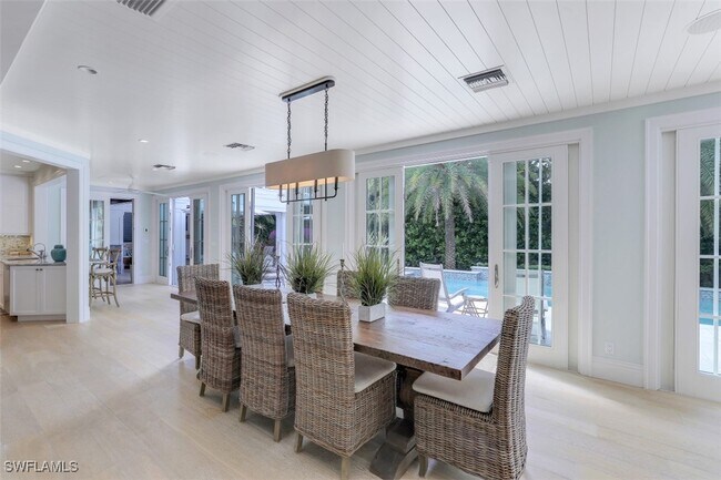 Photo - 154 4th Ave N