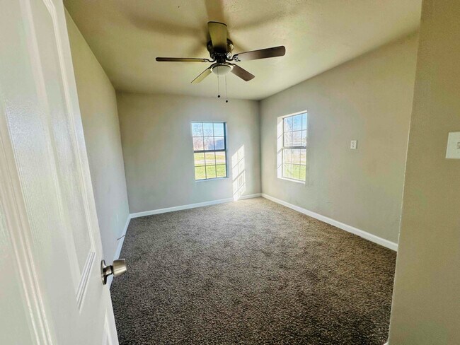 Photo - 412 NW 3rd St