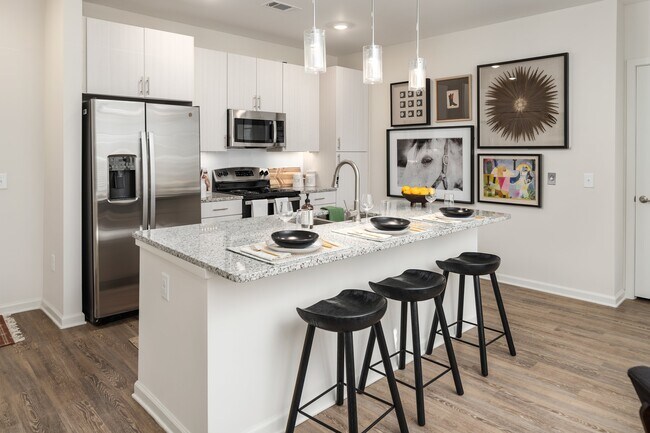 Building Photo - The Duke Metrocenter