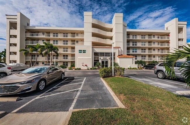 Building Photo - 6021 Bahia Del Mar Cir Unit 540 Rental