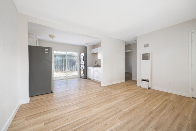 Photo - 767 Ball Ave Unit 767 Ball Ave B