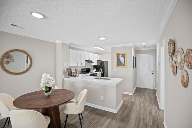 Northlake Apartments