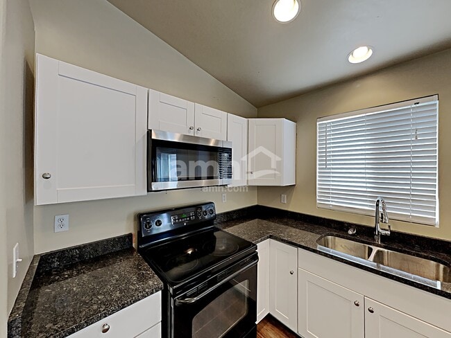 Photo - 521 N Quincy Ave