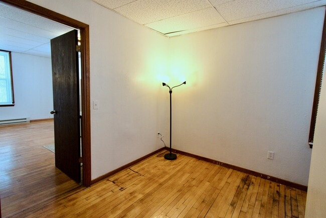 Photo - 222 4th St S
