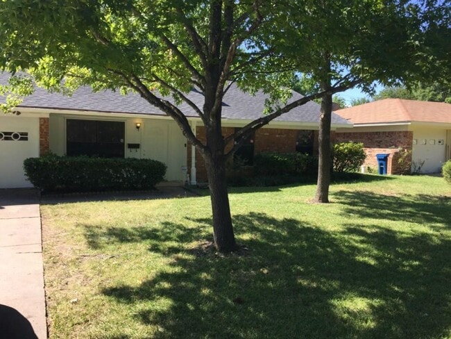 Building Photo - 818 Quinette Dr Rental