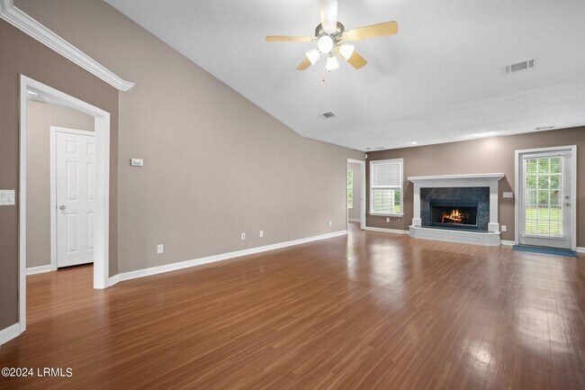 Photo - 44 Purrysburg Dr