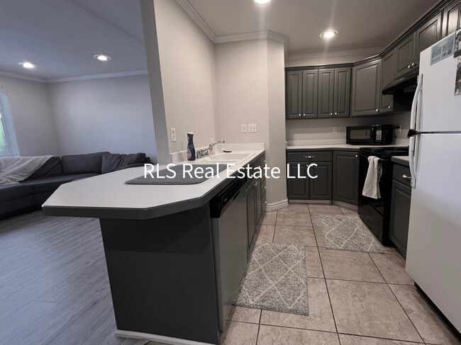 Photo - 1541 N Riverside Ave Unidad 15