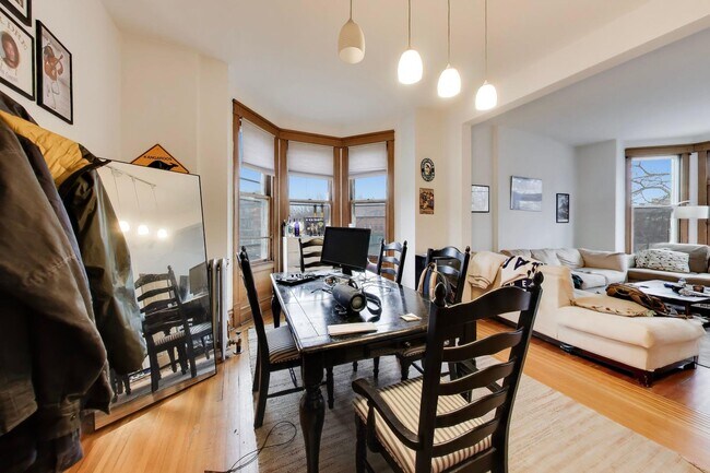 Photo - 2815 N Racine Ave