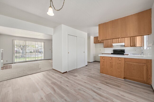 Photo - Nice 4BR/2.5BA Home in GREAT Location!