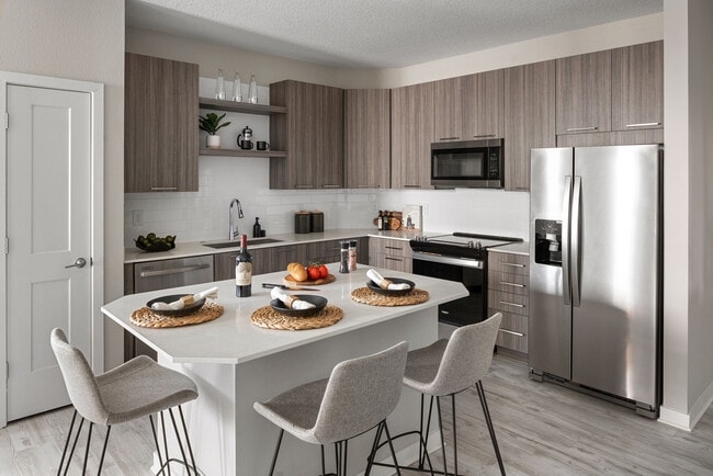 Photo - Aventon Soraya