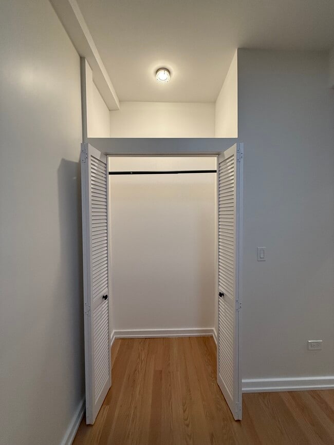 Photo - 1329 W 19th St Unidad Apt 1