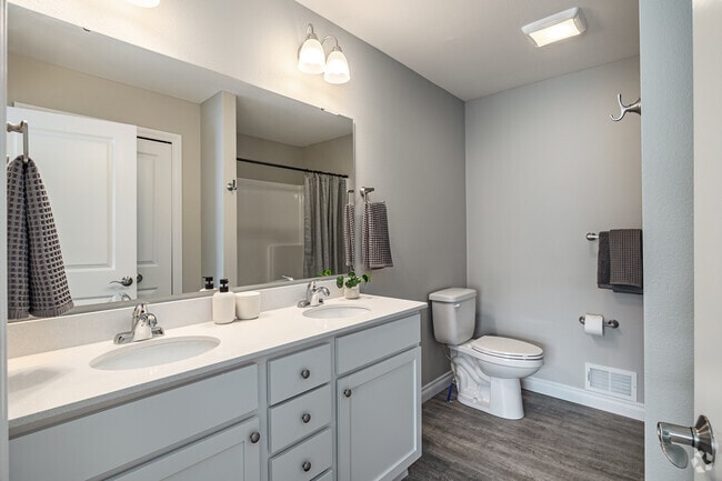 3BD, 2.5BA - 1600SF