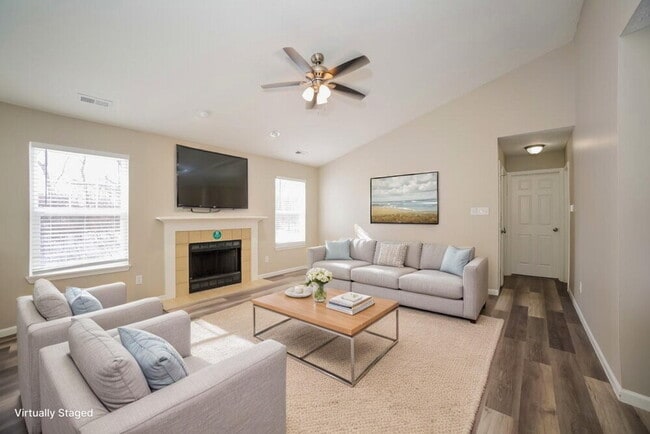 Photo - 957 Country Ln