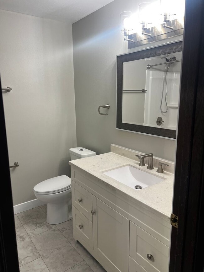 Photo - 1825 W Brewster St Unit 1827 W Brewster St