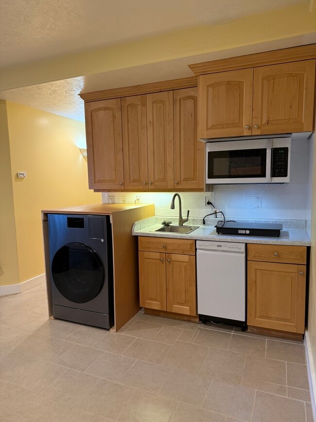 Photo - 676 E Rocky Mouth Ln