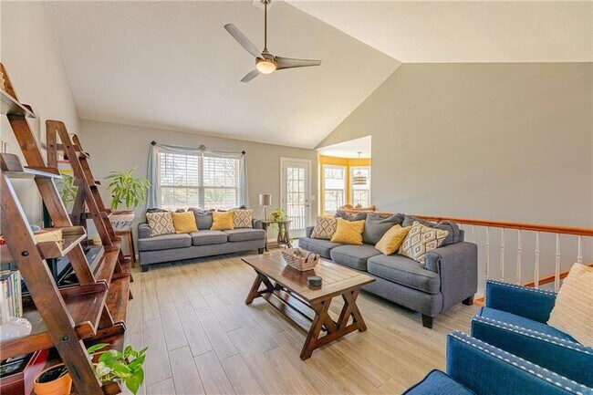 105 NW Erika Ct