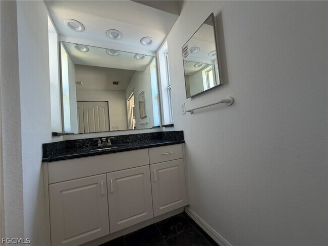 Photo - 414 SE 7th St