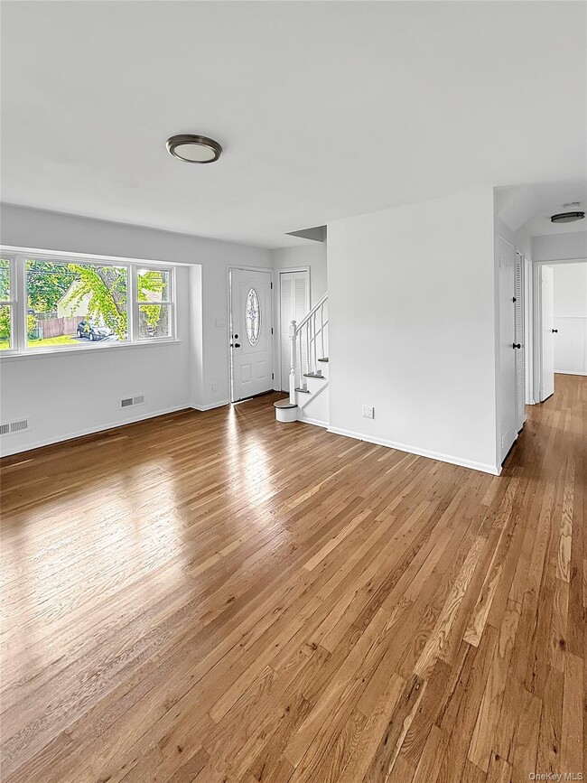 Photo - 13 Winston Ln