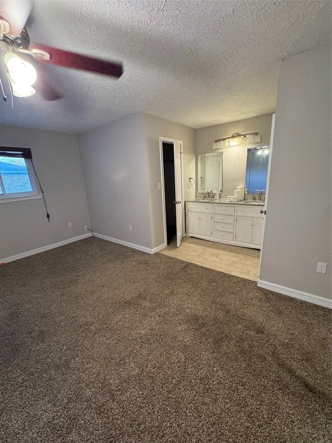Photo - 16510 Oxnard Ln