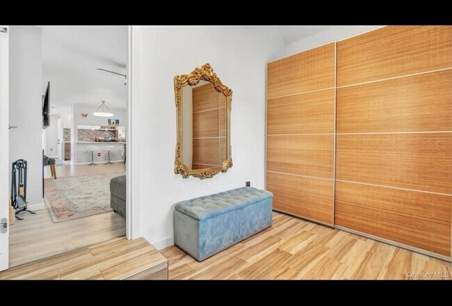 Photo - 143 Hallock St