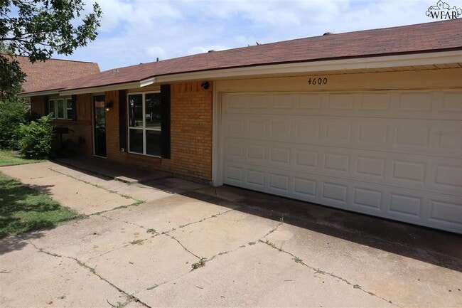 Photo - 4600 Sierra Madre Dr