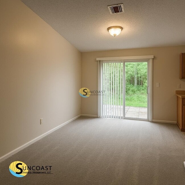 Photo - 2409 Justin Rd E