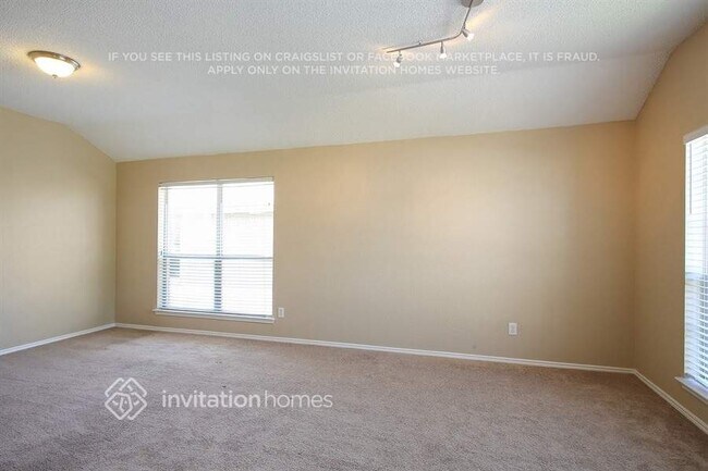 Photo - 614 St Eric Dr