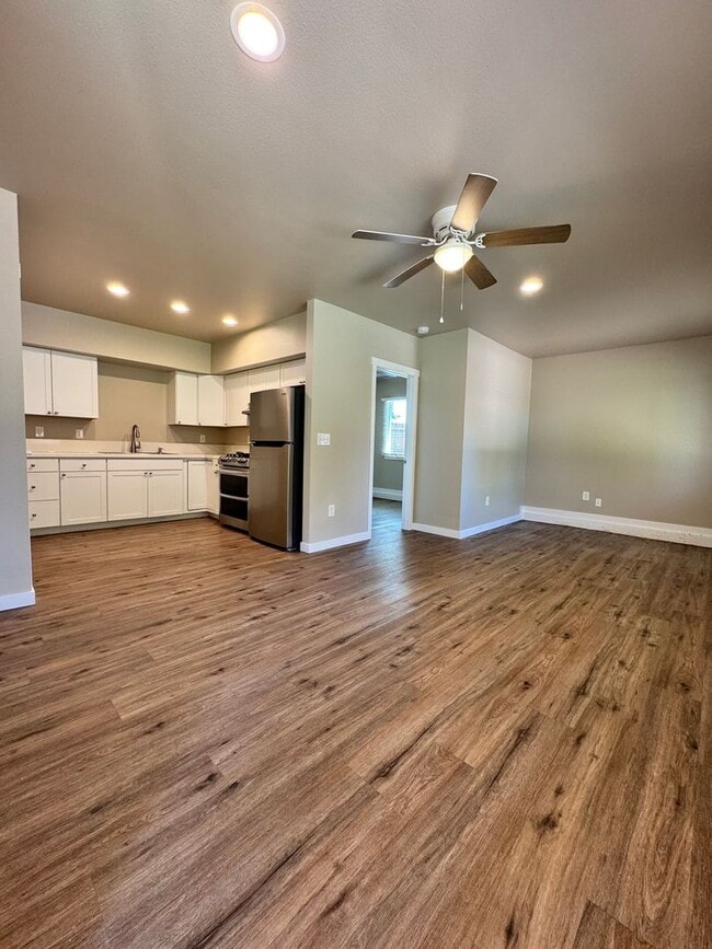 Photo - Available Now! 3 Bed/1.5 Bath Close to Downtown Lodi