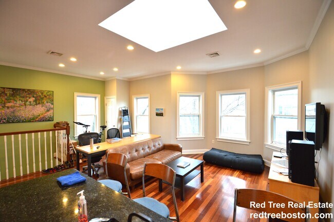 Photo - 10 Bristol St Unit 3