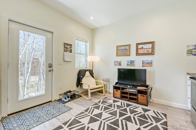 Photo - 196 S Caribou St