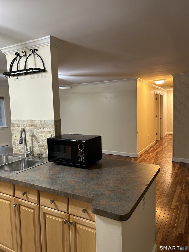 Photo - 14 Newtown Rd Unit B3