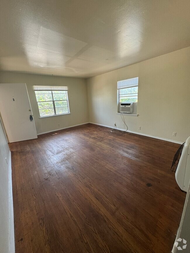 Building Photo - 1108 Neff St Rental